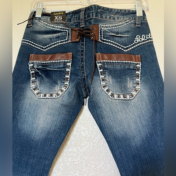 Lolita Embroidery Jeans - Picture 5 of 9